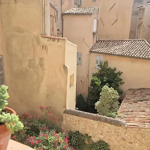 https://studio-de-charme-hypercentre-daix.fr-provencehotel.com